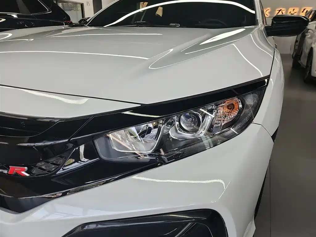 Civic HATCHBACK 220 TURBO CVT New Sharp Control