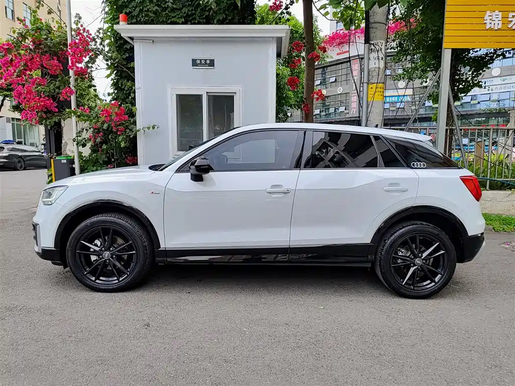 Audi Q2 L 35 TFSI Fashion Dynamic