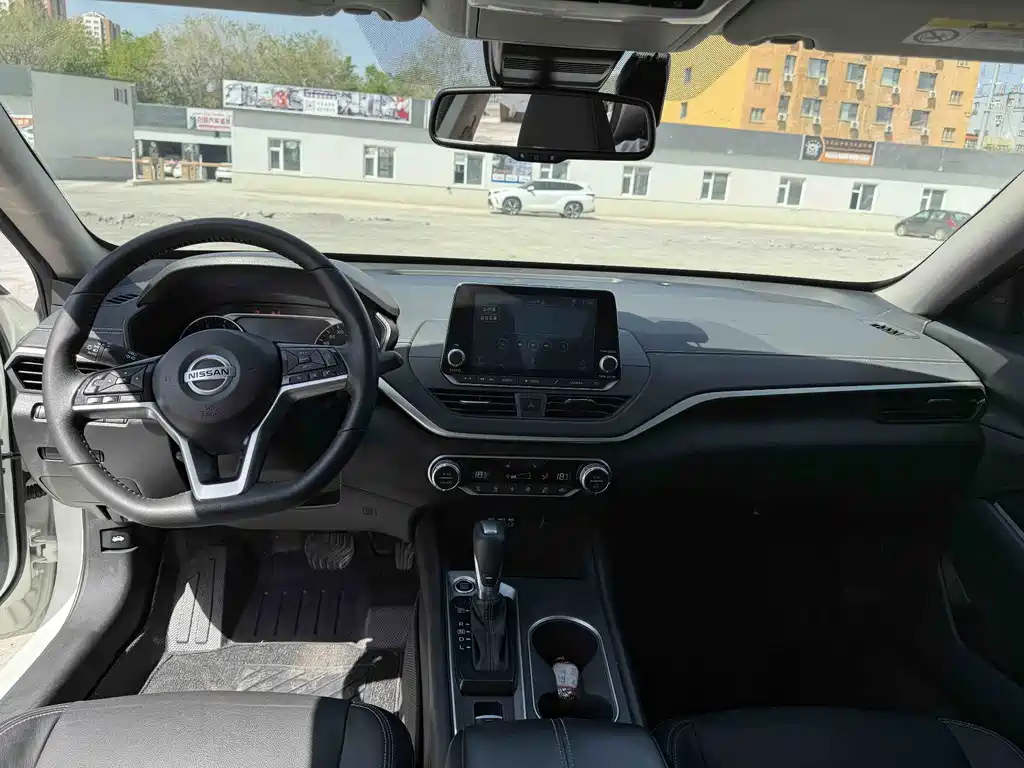 Teana 2.0 L XL Upper Smart Travel