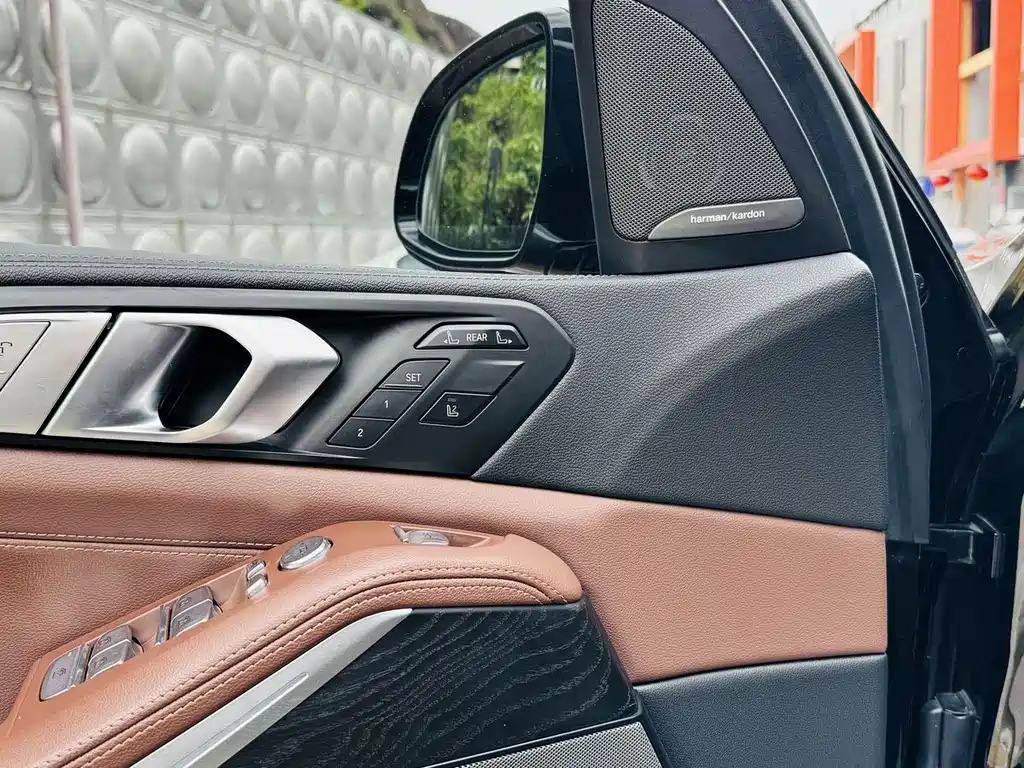 BMW X7 xDrive40 i Leading Luxury Package