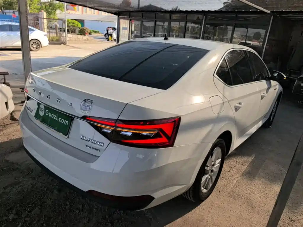Superb 速派 2019款 TSI280 DSG标准版