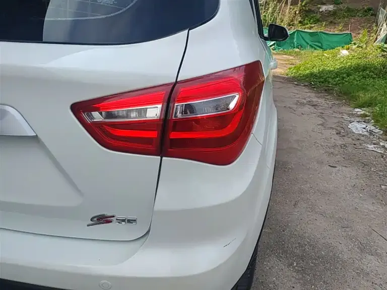 Changan CS35 1.6 L Manual Luxury