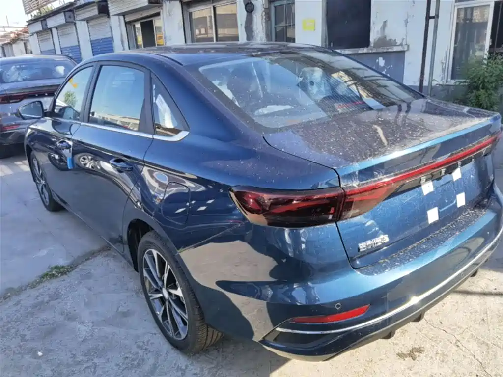 Emgrand 帝豪 2026款 400万纪念款 1.5 L CVT飞越型