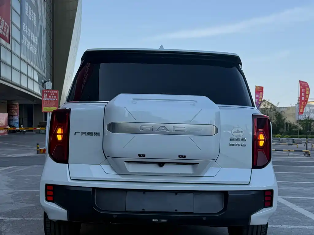 Trumpchi ES9 PHEV 143 km Touring Max