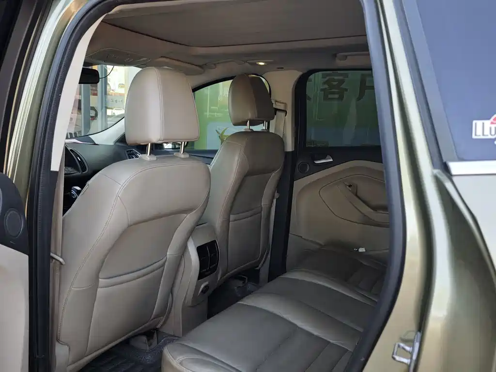 Kuga 1.6 L GTDi 4 WD Elite