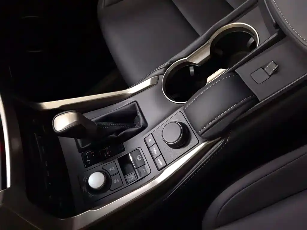 Lexus NX 200 t AWD Sharp Style