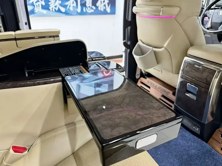 Toyota Vellfire Crown Dual Engine 2.5 L HV Distinguished