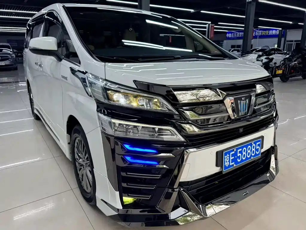 Vellfire Crown Dual Engine 2.5 L HV Distinguished