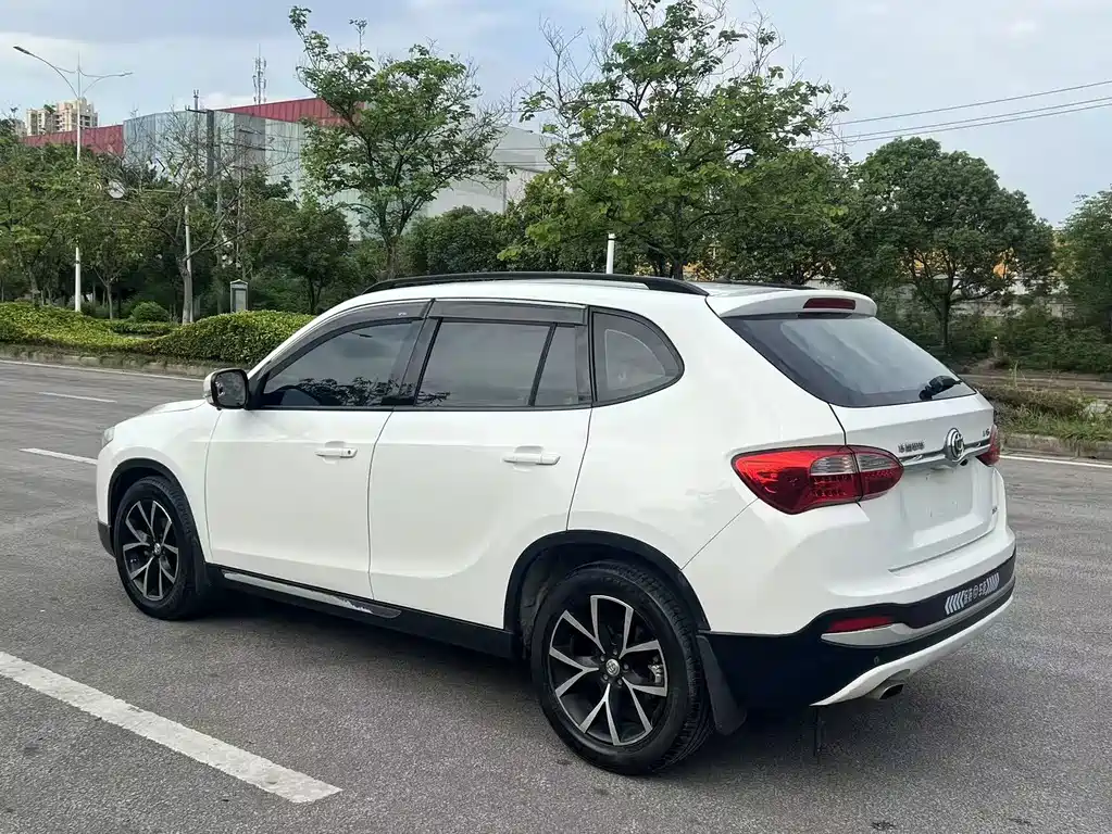 Brilliance V5 1.5 T Auto 2 WD Sport
