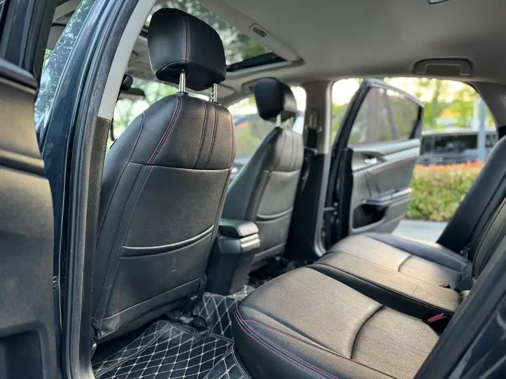 Civic 220 TURBO CVT Luxury