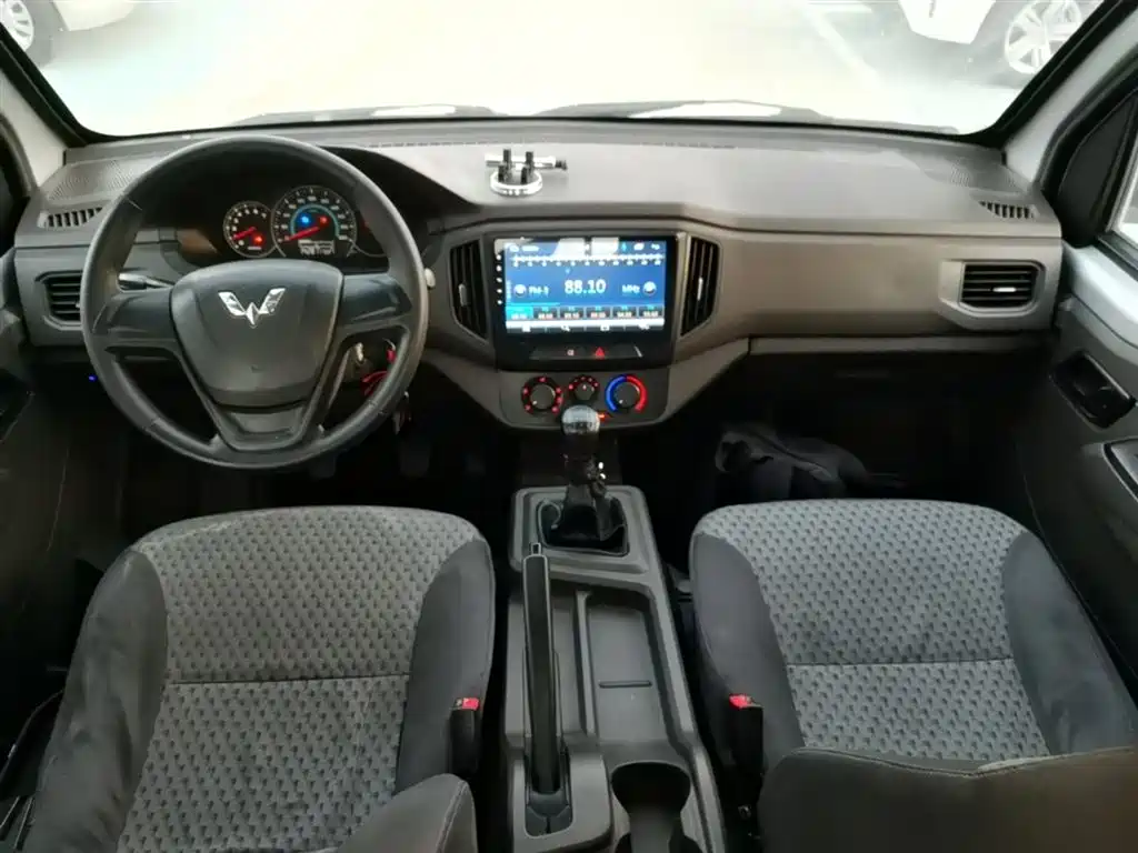 Wuling Rongguang New Truck 1.8 L Double Cab CN-VI LJ479 Q6