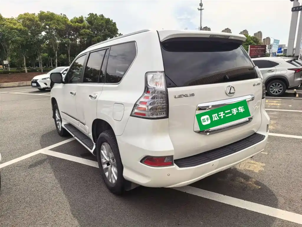 Lexus GX 400 Distinguished