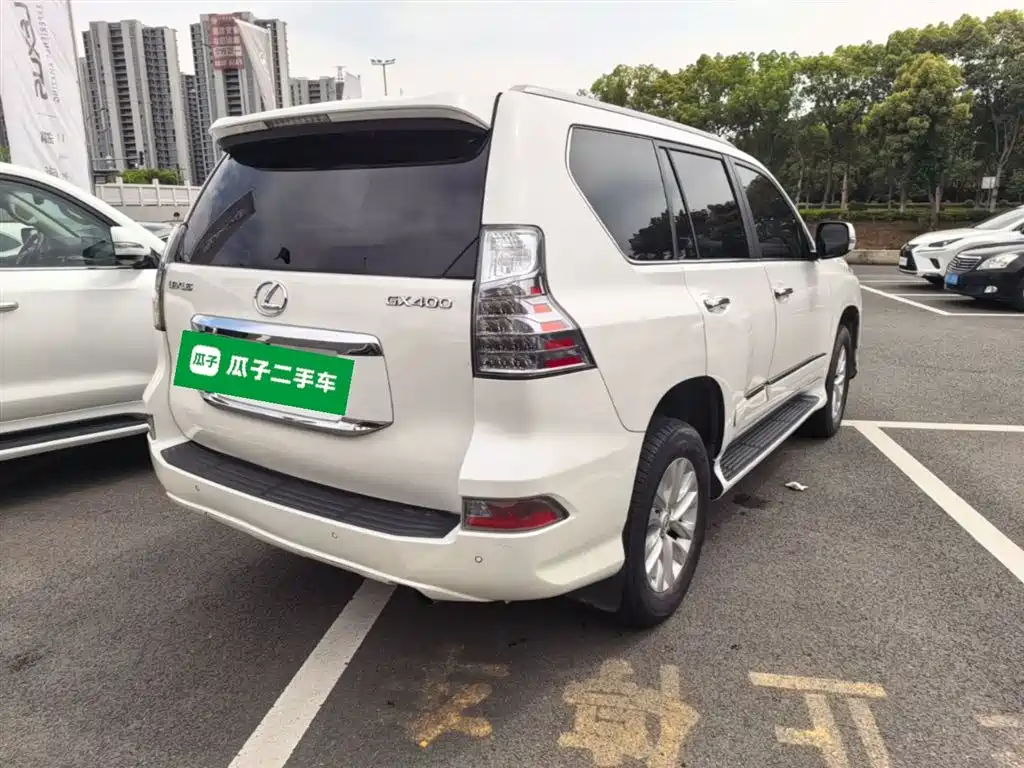 Lexus GX 400 Distinguished