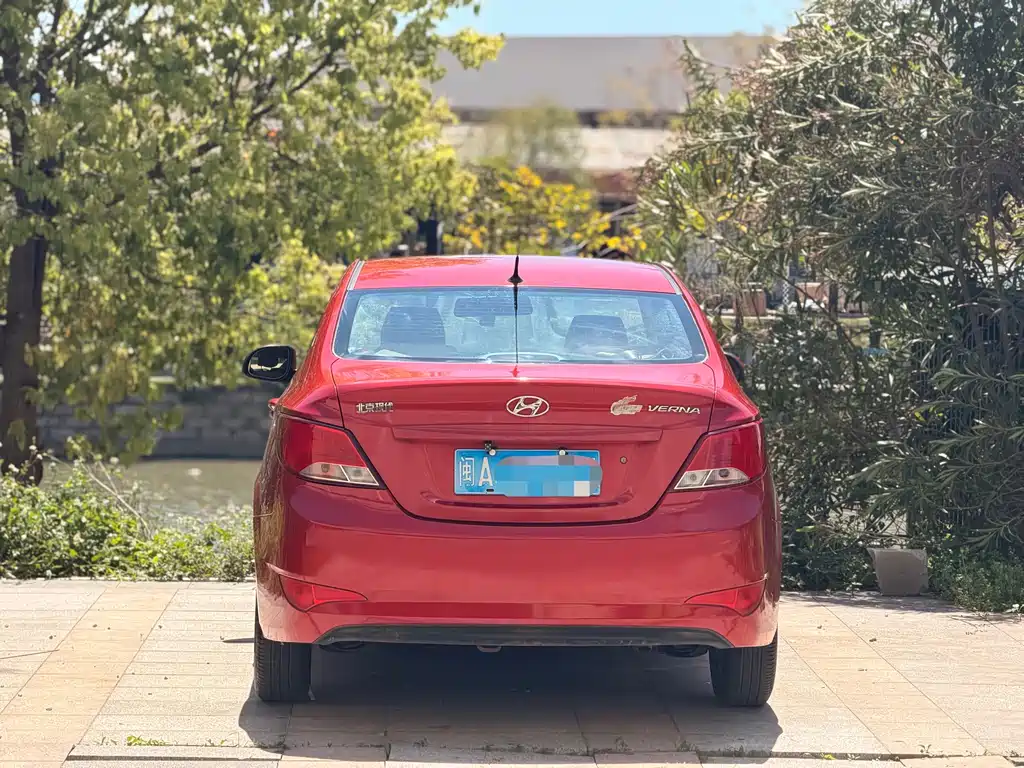 Accent 1.4 L Auto Intelligent GLS