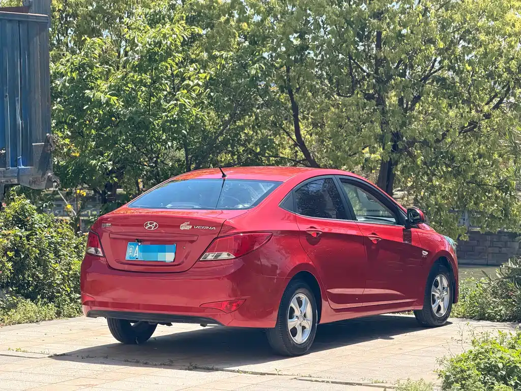 Accent 1.4 L Auto Intelligent GLS