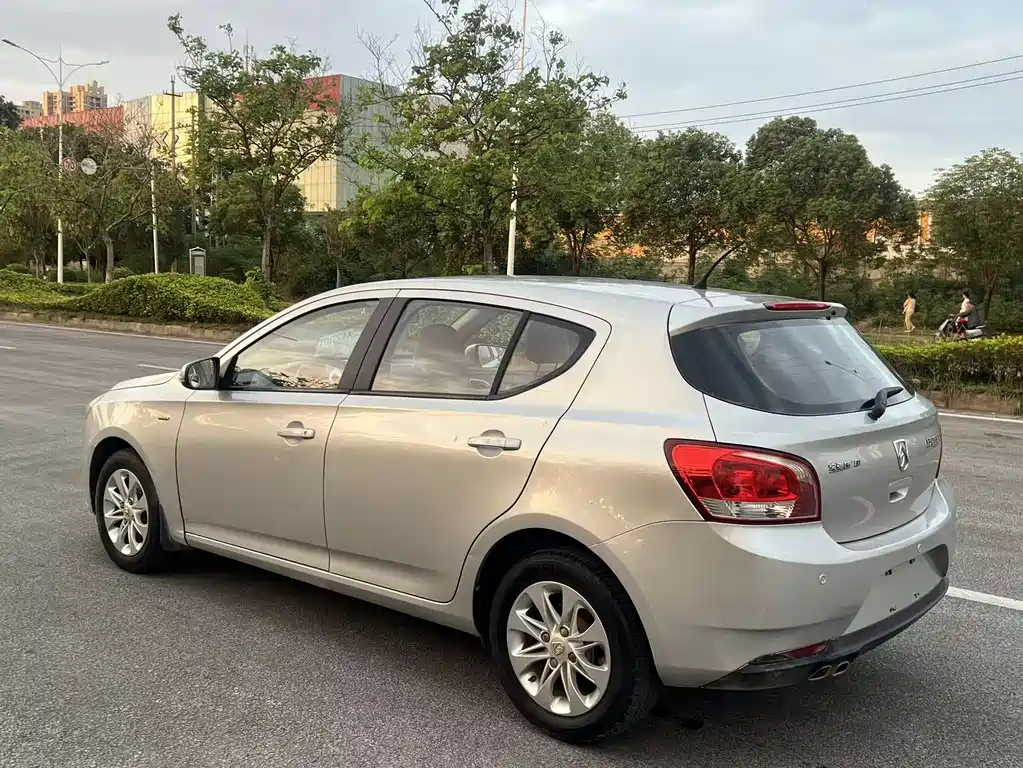 Baojun 610 宝骏610 2014款 1.5 L 手动舒适型