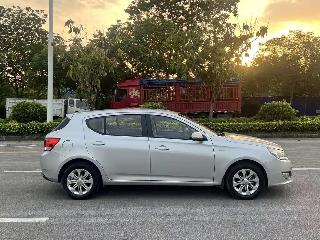Baojun 610 宝骏610 2014款 1.5 L 手动舒适型
