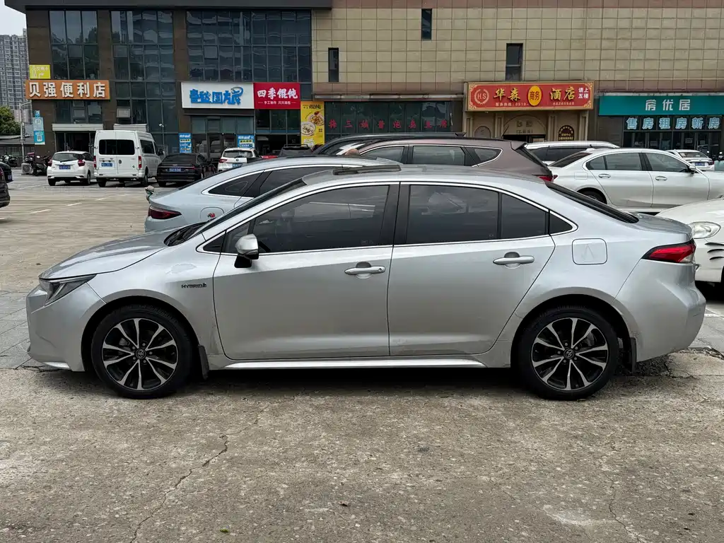 Levin Dual Engine 1.8 H E-CVT Sport CN-V