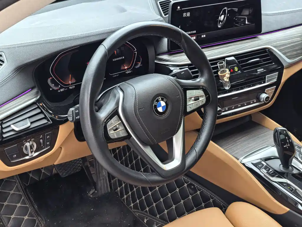 BMW 6 Series GT 630 i Luxury Design Package