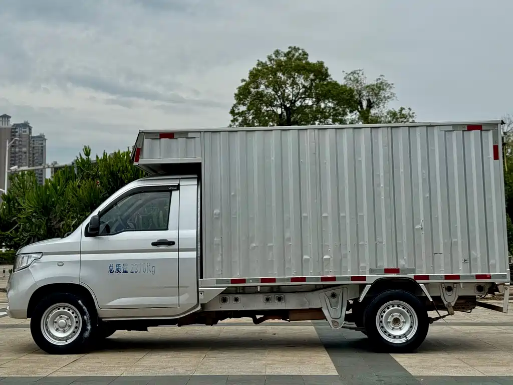 Wuling Rongguang New Truck 五菱荣光新卡 2021款 1.8 L舒适型单排双后轮LJ479 Q6