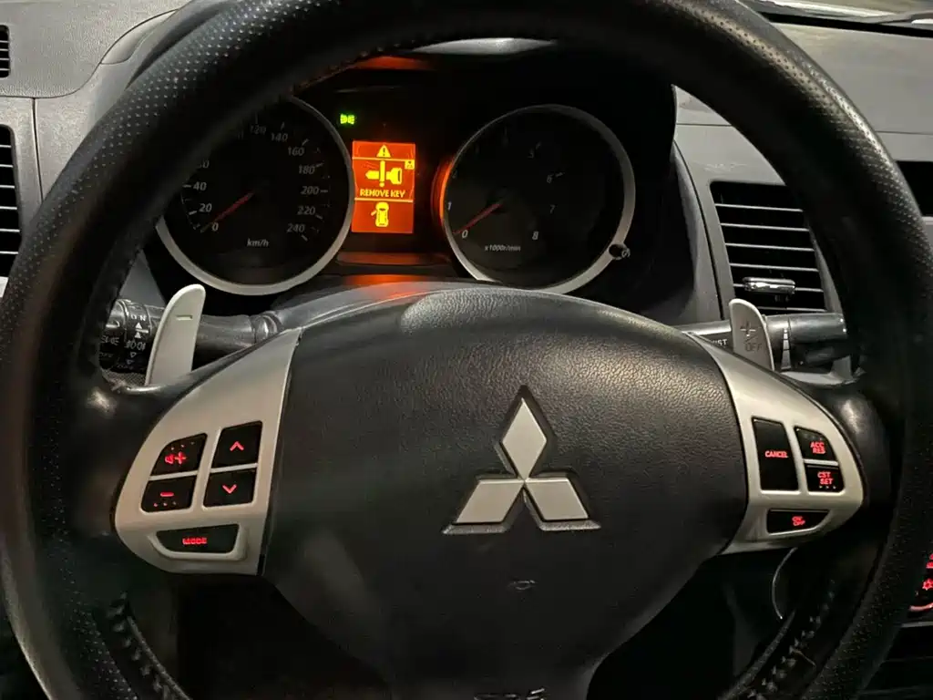Lancer EX 翼神 2011款 致尚版 1.8 L CVT豪华型