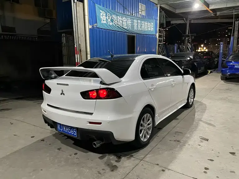 Mitsubishi Lancer EX 翼神 2011款 致尚版 1.8 L CVT豪华型