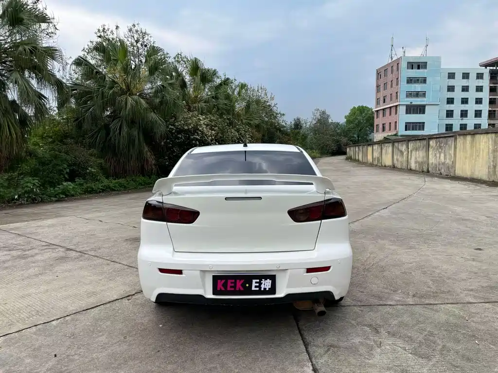 Lancer EX 翼神 2013款 风尚版 1.6 L 手动豪华型