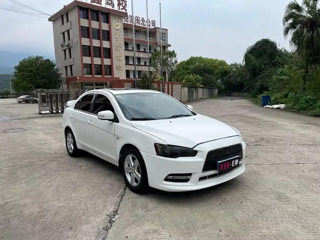 Lancer EX 翼神 2013款 风尚版 1.6 L 手动豪华型