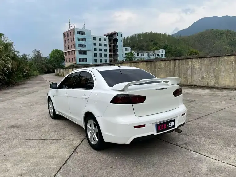 Mitsubishi Lancer EX 翼神 2013款 风尚版 1.6 L 手动豪华型