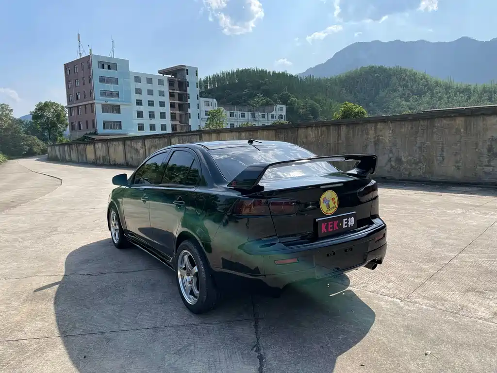 Lancer EX New Year 1.8 L Manual Comfort