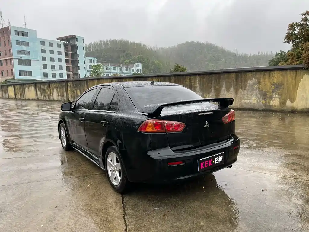 Lancer EX 翼神 2010款 时尚版 1.8 L 手动舒适型