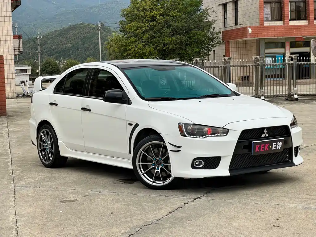 Lancer EX New Year 1.8 L Manual Comfort