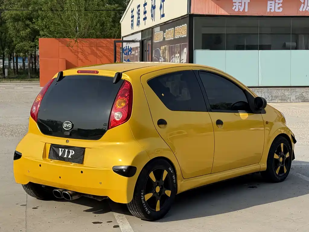 BYD F0 1.0 L AMT Joy Cool