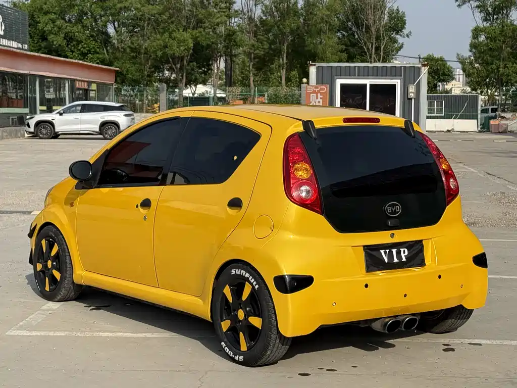 BYD F0 1.0 L AMT Joy Cool