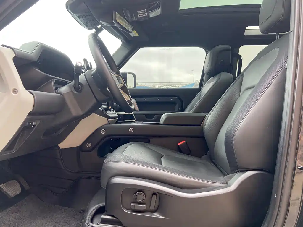 Land Rover Defender 路虎卫士 2023款 90 2.0 T P300 X-DYNAMIC HSE