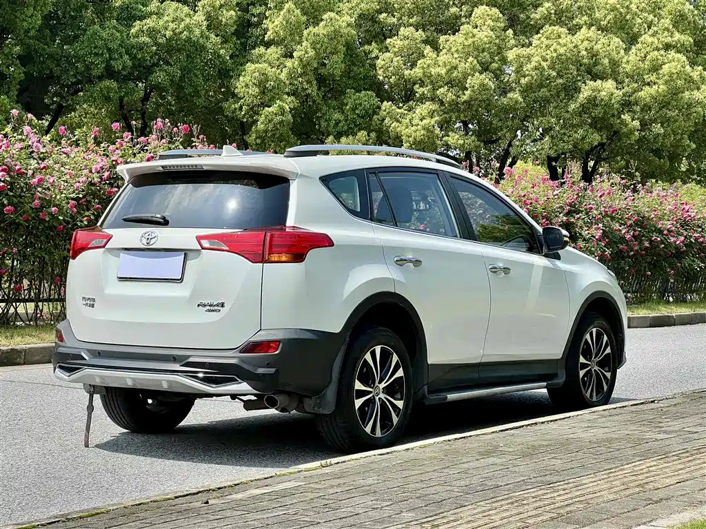 RAV4 2.5 L Auto 4 WD Elite