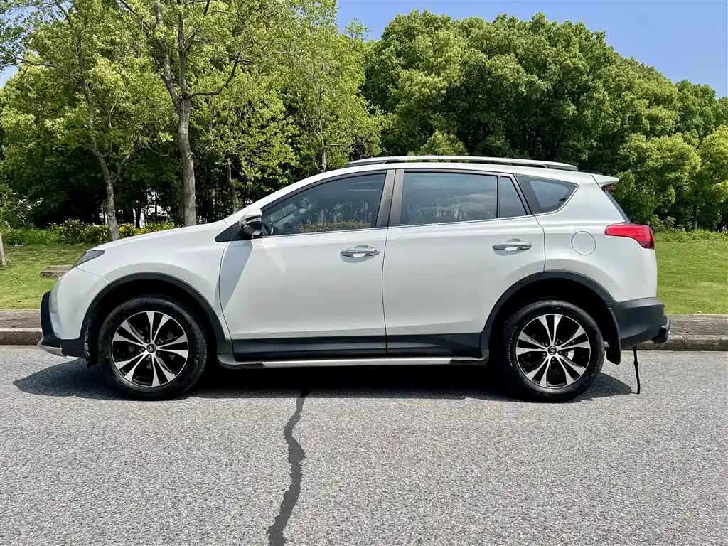 RAV4 2.5 L Auto 4 WD Elite