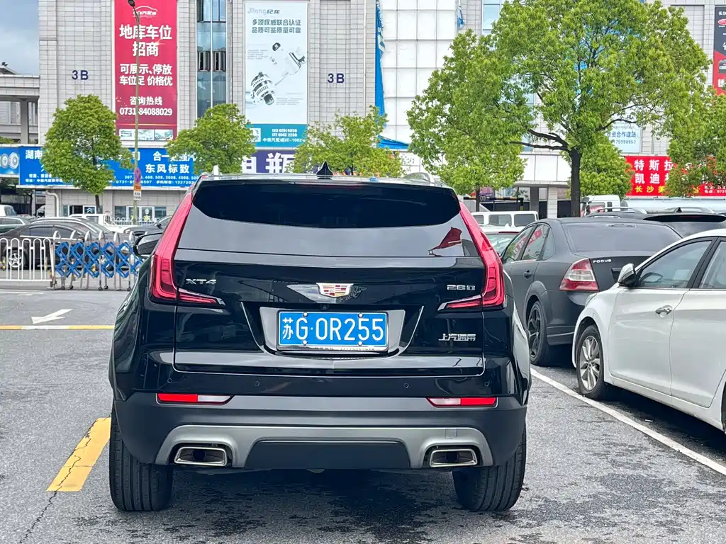 Cadillac XT4 28 T 2 WD Leading