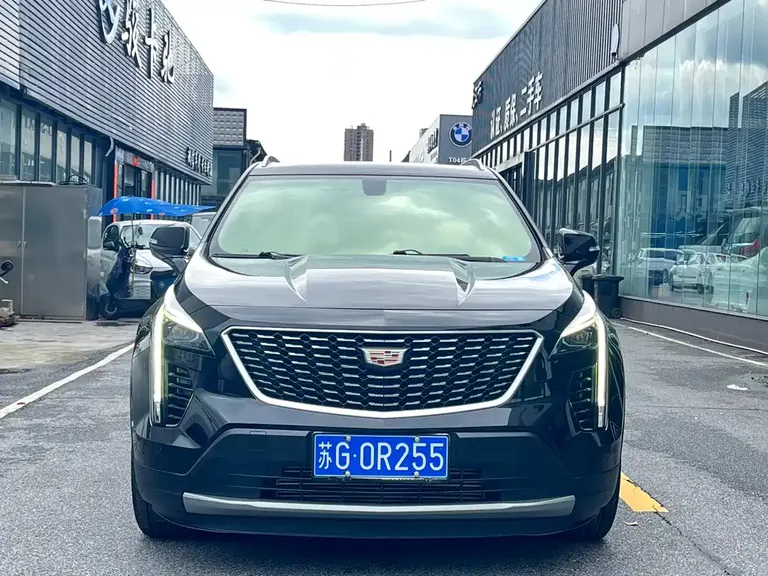 Cadillac XT4 28 T 2 WD Leading