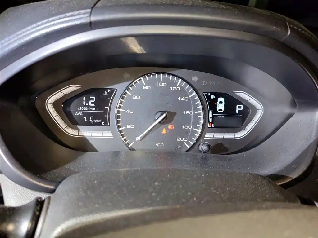 Yuexiang 悦翔 2018款 1.5 L DCT尊贵型 国V