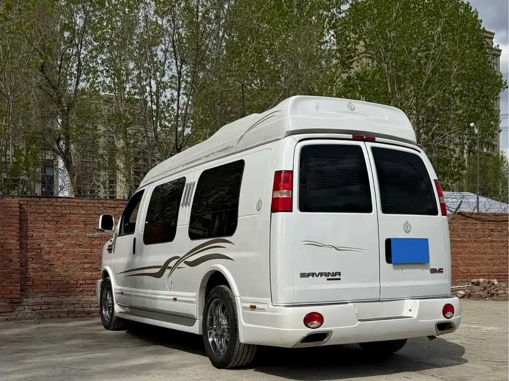 SAVANA SAVANA 2013款 6.0 L 2500 S运动版10座