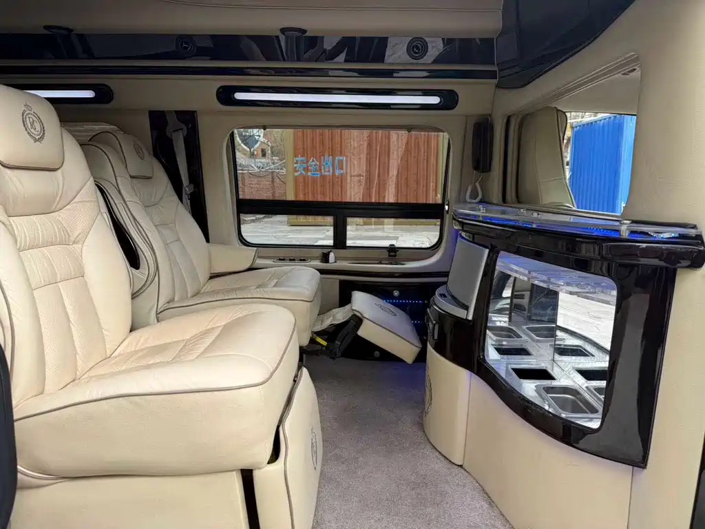 SAVANA SAVANA 2013款 6.0 L 2500 S运动版10座
