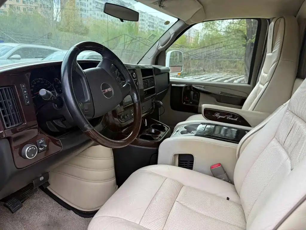 SAVANA SAVANA 2013款 6.0 L 2500 S运动版10座