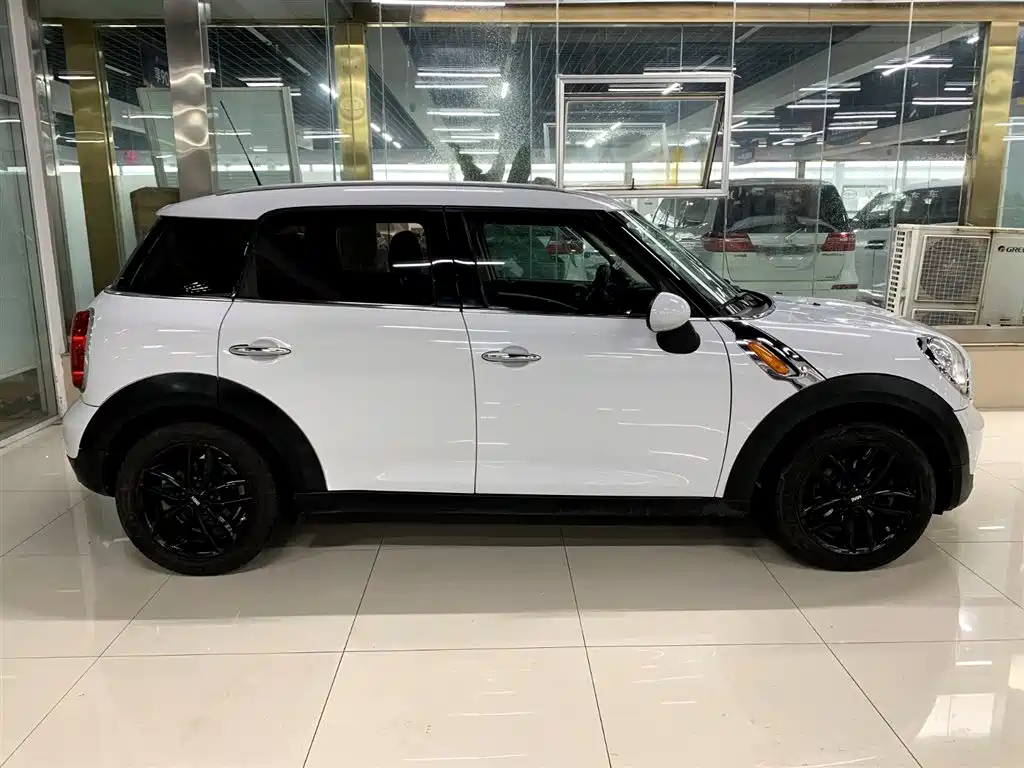 MINI COUNTRYMAN 1.6 L ONE