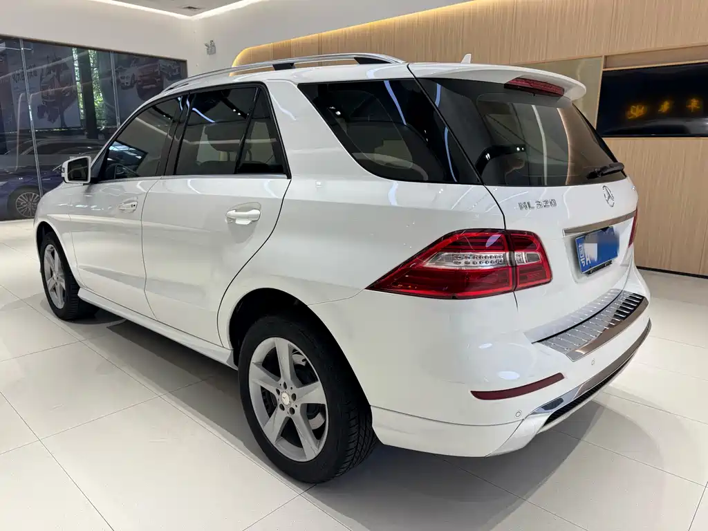 Mercedes-Benz M-Class ML 320 4 MATIC