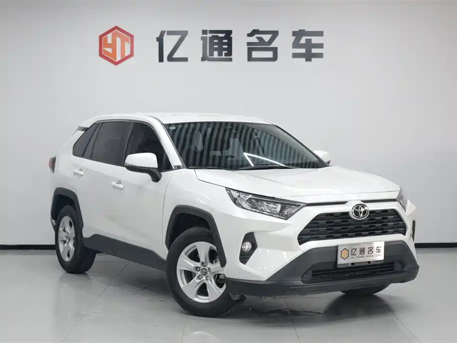 RAV4 2.0 L CVT 2 WD Urban