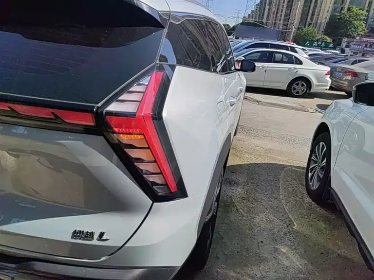 Geely Boyue L 1.5 TD DCT Distinguished