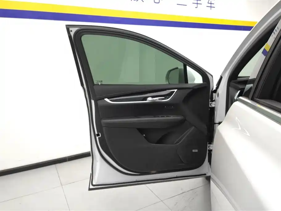 Cadillac XT5 2.0 T 2 WD Style