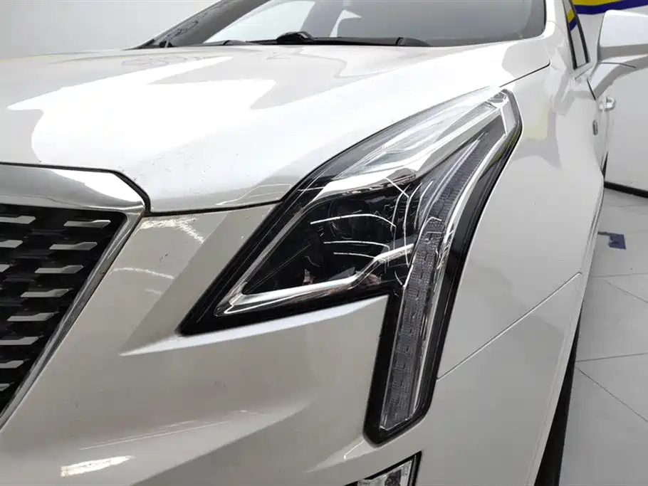 Cadillac XT5 2.0 T 2 WD Style