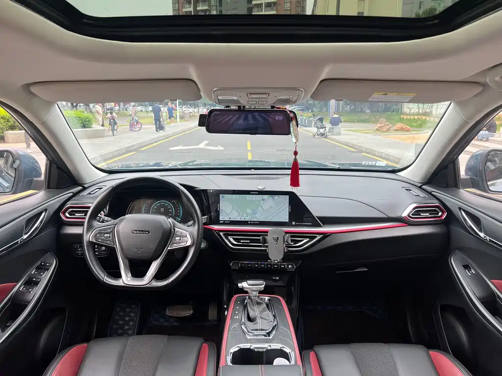 Changan Oshan X5 1.5 T DCT Distinguished